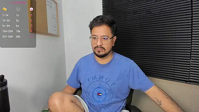 Snapshot of DaviidEvans_ chatting on 12/19/24, 10:56 DaviidEvans online show from 12/19/24, 10:56