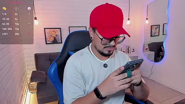 Snapshot of DaviidEvans_ chatting on 09/12/25, 05:02 DaviidEvans online show from 09/12/25, 05:02