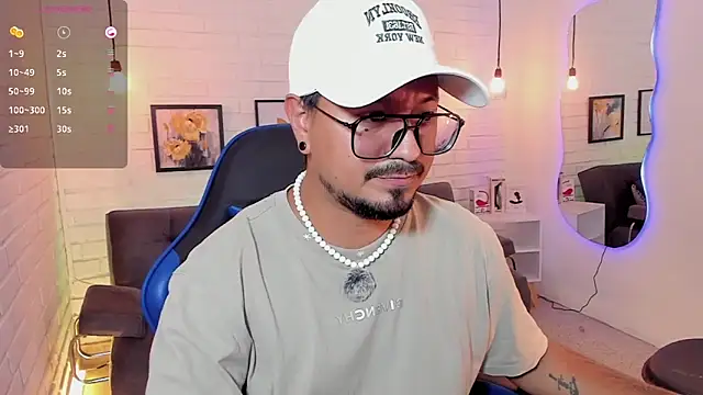 Snapshot of DaviidEvans_ chatting on 09/15/25, 02:28 DaviidEvans online show from 09/15/25, 02:28