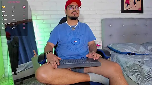 Snapshot of DaviidEvans_ chatting on 09/21/25, 10:17 DaviidEvans online show from 09/21/25, 10:17