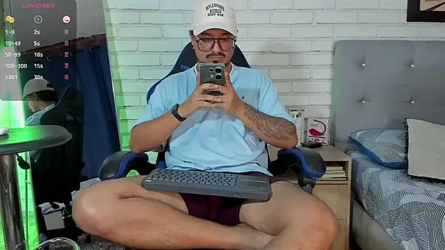 Snapshot of DaviidEvans_ chatting on 09/26/25, 11:20 DaviidEvans online show from 09/26/25, 11:20