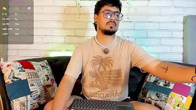 Snapshot of DaviidEvans_ chatting on 12/04/25, 03:54 DaviidEvans online show from 12/04/25, 03:54