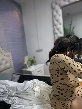 Snapshot of Tayra_Siny chatting on 03/02/25, 12:11 Tayra Siny online show from 03/02/25, 12:11