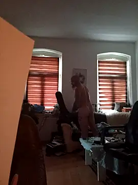 Friendsandmore online show from 10/09/25, 08:12