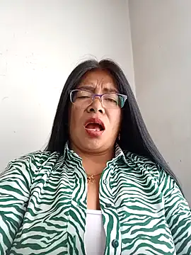   valentina18 online show from 12/31/24, 08:23