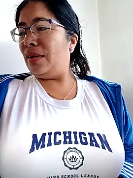   valentina18 online show from 02/21/25, 01:11