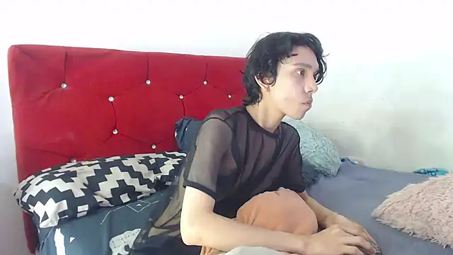 Snapshot of LAICK_01 chatting on 09/15/25, 07:58 LAICK 01 online show from 09/15/25, 07:58