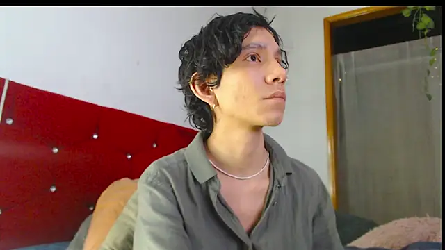 LAICK 01 online show from 05/12/26, 03:58