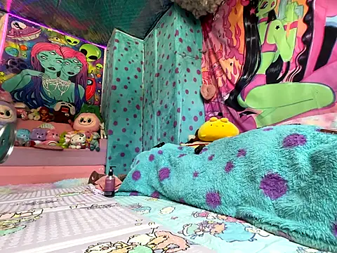 Snapshot of BABYUNICORN chatting on 10/26/25, 06:58 BABYUNICORN online show from 10/26/25, 06:58