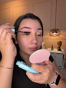 Snapshot of ava_blue chatting on 04/12/26, 11:37 ava blue online show from 04/12/26, 11:37