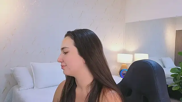 Snapshot of ava_blue chatting on 04/14/26, 07:53 ava blue online show from 04/14/26, 07:53