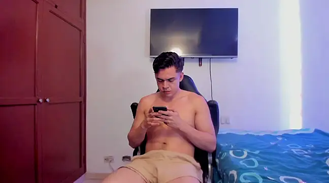 Lucian Gomez  online show from 03/05/25, 02:56