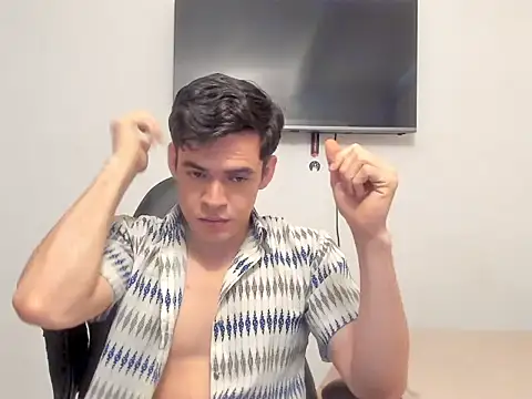 Lucian Gomez  online show from 10/17/25, 09:17