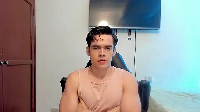 Lucian Gomez  online show from 10/22/25, 01:50