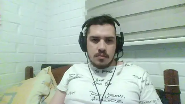 hung weeb online show from 10/30/25, 01:51