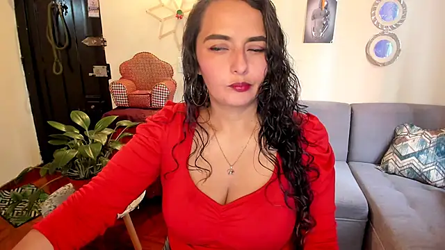 Snapshot of emma_luxy chatting on 02/23/25, 07:49 emma luxy online show from 02/23/25, 07:49