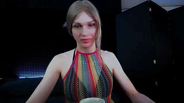 Snapshot of Hardy_Green chatting on 10/18/25, 04:04 Hardy Green online show from 10/18/25, 04:04