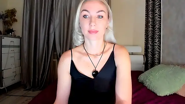 Snapshot of _SABOTAGE_ chatting on 01/17/25, 01:15 SABOTAGE online show from 01/17/25, 01:15