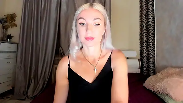 Snapshot of _SABOTAGE_ chatting on 02/24/25, 01:13 SABOTAGE online show from 02/24/25, 01:13