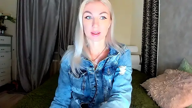 Snapshot of _SABOTAGE_ chatting on 03/13/25, 01:43 SABOTAGE online show from 03/13/25, 01:43