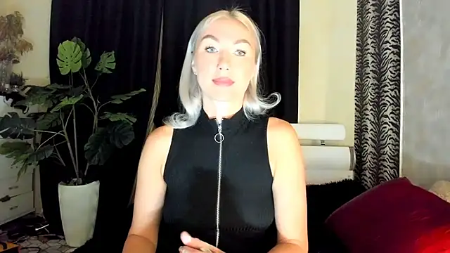 Snapshot of _SABOTAGE_ chatting on 10/04/25, 01:14 SABOTAGE online show from 10/04/25, 01:14