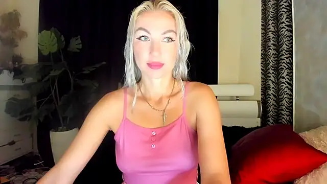 Snapshot of _SABOTAGE_ chatting on 10/08/25, 12:52 SABOTAGE online show from 10/08/25, 12:52