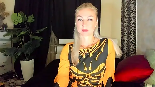 Snapshot of _SABOTAGE_ chatting on 10/10/25, 01:15 SABOTAGE online show from 10/10/25, 01:15