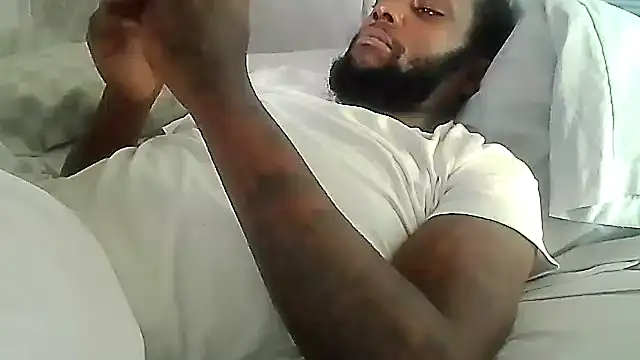 Snapshot of Chocolate_Droppa chatting on 11/24/25, 12:27 Chocolate Droppa online show from 11/24/25, 12:27