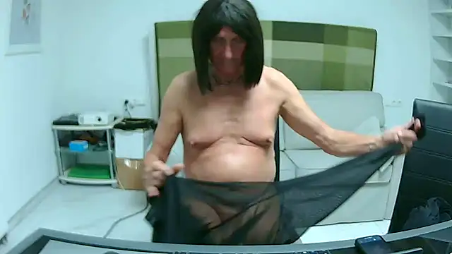 Snapshot of TranseCarmen chatting on 09/27/25, 09:20 TranseCarmen online show from 09/27/25, 09:20