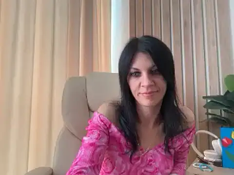 Snapshot of InjaAtHome chatting on 06/22/26, 01:19 InjaAtHome online show from 06/22/26, 01:19