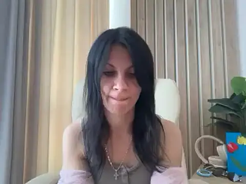 Snapshot of InjaAtHome chatting on 06/24/26, 08:02 InjaAtHome online show from 06/24/26, 08:02