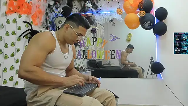 ChoreyTaiylor online show from 10/16/25, 02:29