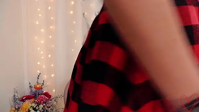 Snapshot of City_Kat chatting on 12/21/24, 02:09 City Kat online show from 12/21/24, 02:09