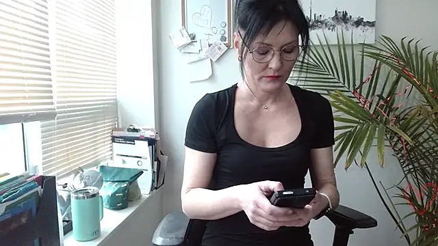 Snapshot of City_Kat chatting on 03/17/26, 06:00 City Kat online show from 03/17/26, 06:00