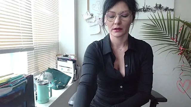 Snapshot of City_Kat chatting on 03/19/26, 06:12 City Kat online show from 03/19/26, 06:12