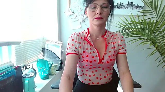 Snapshot of City_Kat chatting on 06/08/26, 03:01 City Kat online show from 06/08/26, 03:01
