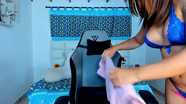 Snapshot of shadia-orozco chatting on 02/21/25, 07:45 shadia-orozco online show from 02/21/25, 07:45