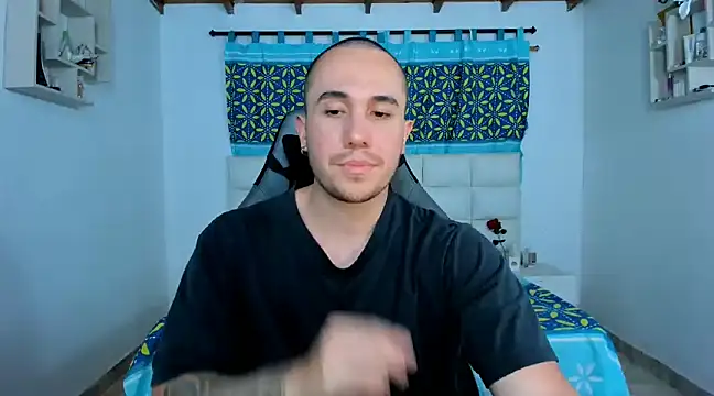 Snapshot of juan__jimenez chatting on 02/10/25, 12:19 juan jimenez online show from 02/10/25, 12:19