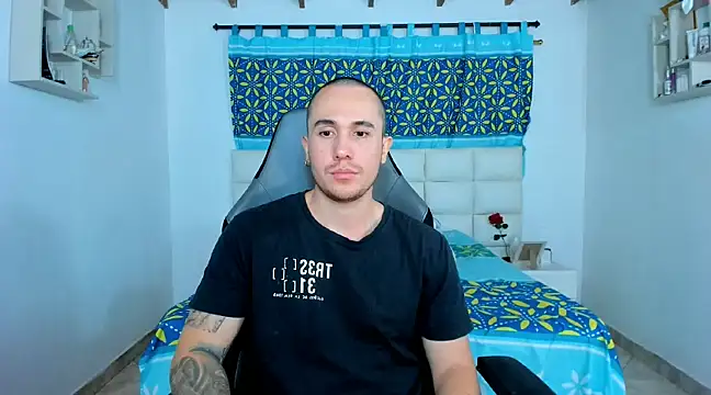 Snapshot of juan__jimenez chatting on 02/11/25, 11:33 juan jimenez online show from 02/11/25, 11:33