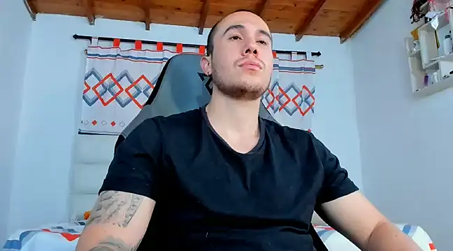 Snapshot of juan__jimenez chatting on 03/18/25, 06:26 juan jimenez online show from 03/18/25, 06:26