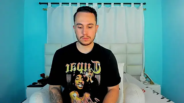 Snapshot of juan__jimenez chatting on 11/24/25, 01:49 juan jimenez online show from 11/24/25, 01:49