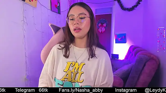 Snapshot of Nasha_abby chatting on 12/12/24, 09:04 Nasha abby online show from 12/12/24, 09:04