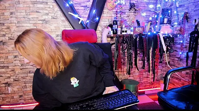 Liltildeman moon online show from 03/12/26, 11:22