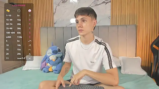 Snapshot of DustinLevine chatting on 04/15/26, 11:38 DustinLevine online show from 04/15/26, 11:38