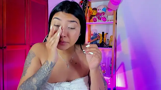 eymy-hadid online show from 09/17/25, 01:35