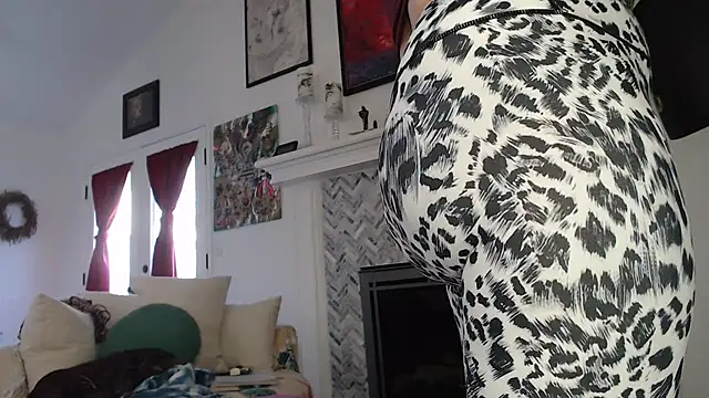 AuroraWillows online show from 03/05/25, 09:48