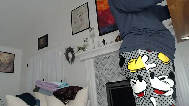 AuroraWillows online show from 11/11/25, 12:32