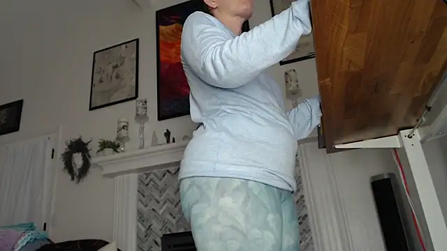 AuroraWillows online show from 12/15/25, 12:20