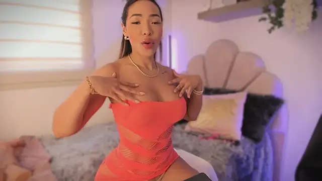 Snapshot of RachelMorgan01 chatting on 11/24/25, 01:11 RachelMorgan01 online show from 11/24/25, 01:11