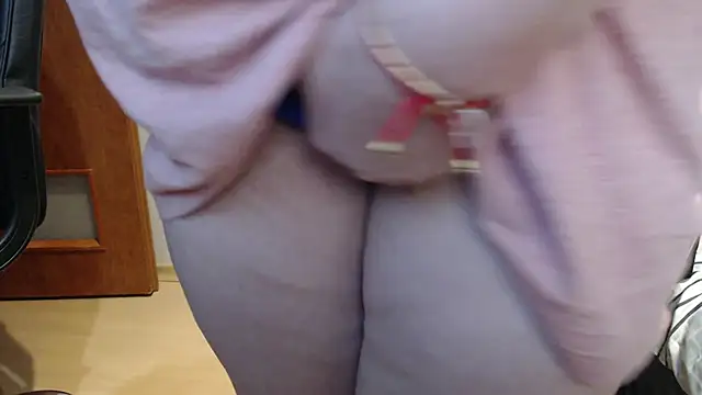 JoannaAndNeighbour online show from 12/04/24, 05:55